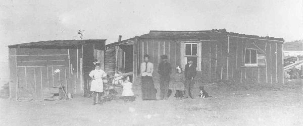 Homestead of Fred Vose King in Plaza, North Dakota, 1910